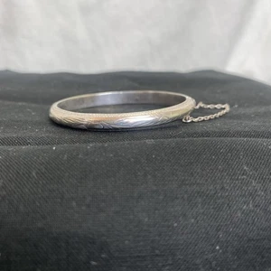 Vintage 925 Sterling Silver Baby Bangle Bracelet Sz 5.25 Safety Chain Engraved - Picture 1 of 10