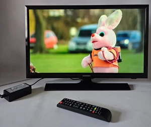 Samsung T24E310EX 24" FHD TV / Monitor with Freeview HD, 2x HDMI, USB, Remote - Picture 1 of 13