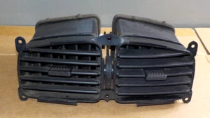 2003 Hyundai Santa Fe Center Dash Air Vent 97420-26500 - Black - Bild 1 von 8