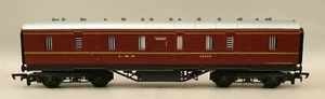Furgoneta Mainline LMS Bogie Parcels BG 30965 granate en caja 37118 OO (p) - Imagen 1 de 4