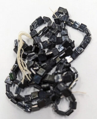 Cuentas de luto de vidrio negro antiguas de colección de 120 piezas cabeza de clavo de 1/6" C30-19 Foto 1 de 4