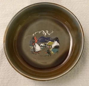 Irish Wade Porcelain Bowl w Woman By Her Thatched Roof Cottage, Shamrock Border - Picture 1 of 12