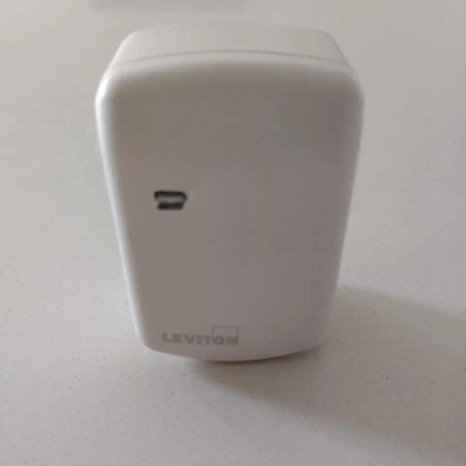  Leviton Decora ZWave Plus DZPA1-15a штепсельная вилка розетка кольцо сигнализация комп - Изображение 1 из 3