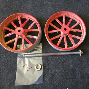 Mamod TE1A Original Rear Wheels with Axle and Caps. - Picture 1 of 8