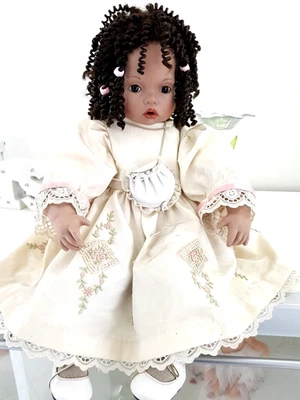 Afro-Künstlerpuppe Ella von Helga Matejka 50 cm Sammlerpuppe, sehr selten! - Bild 1 von 4