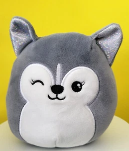 Squishmallows Heidi der zwinkernde Husky 5 Zoll Hund Plüschtier Kellytoy grau weiß - Bild 1 von 2