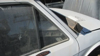 86 87 88 89 90 91 YUGO GV R. CRISTAL DE VENTILACIÓN DR DELANTERO Foto 1 de 2