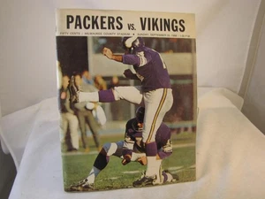 GREEN BAY PACKERS VS MINNESOTA VIKINGS GAME PROGRAM SEPT. 22, 1968, FOOTBALL - Picture 1 of 4