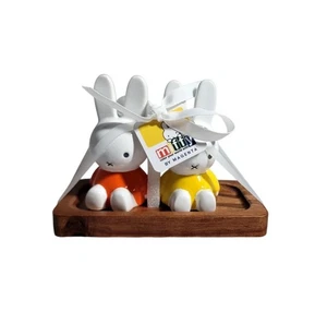 MIFFY by Magenta Salz und Pfefferstreuer Set Keramik mit Holzsockel Hase NEU - Bild 1 von 7