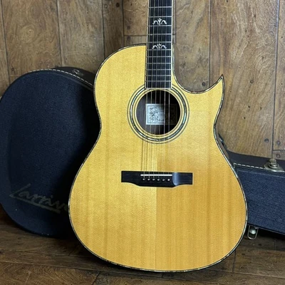 Larrivee C-10 Tiger 1995 Foto 1 de 4