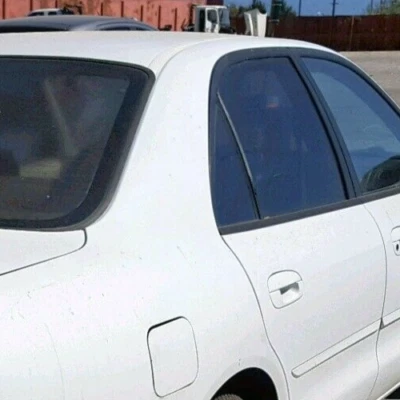 Vidrio de ventilación de puerta trasera derecha Mitsubishi Galant, 1994, 1995, 1996, 1997, 1998 Foto 1 de 4