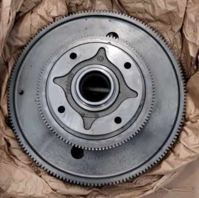 Detroit 60 series Bull Gear 8929315- 76  -5  261  8929112 - Image 1 of 4