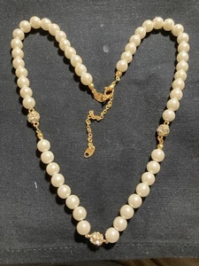 Avon Faux Pearl & Rhinestone Necklace 18” W/3” Extension - Picture 1 of 2