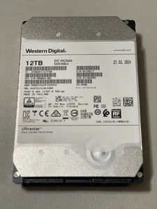 WD Ultrastar DC HC520 12 TB 7,2 K RPM SATA 6 Gb/s 3,5" HDD HUH721212ALE604 CDI - Imagen 1 de 9