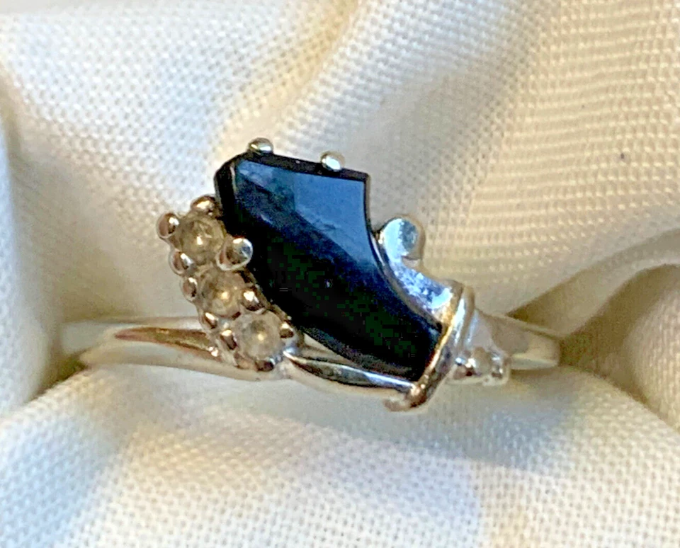 Anillo de oro blanco 10K 2,77 g joyería fina tamaño 7,5 banda piedras negras y transparentes Foto 1 de 4