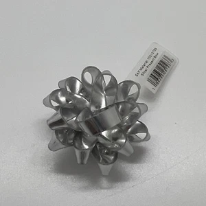 NEW Authentic Crocs Sliver Christmas Holiday Present Bow Shoe Charm Jibbitz - Picture 1 of 2