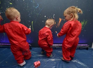 Traje para salpicaduras de pintura infantil (mono) talla 80 cm - aprox. 12 meses a 2,5 años - Imagen 1 de 3