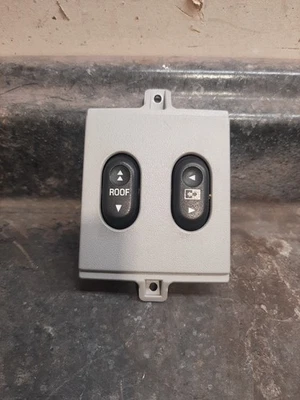 04-08 FORD F150 DOME LIGHT WINDOW AND SUNROOF SWITCH W/ MOUNTING PANEL GREY OEM - Image 1 of 4