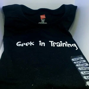 Geek in Training Youth T-shirt by Microsoft (Youth Large, 14-16 yo) - Picture 1 of 4