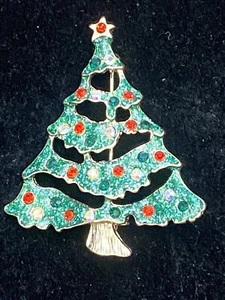 VINTAGE GOLD TONE CHRISTMAS TREE BROOCH PIN RED GREEN CLEAR ACCENT RHINESTONES - Picture 1 of 3