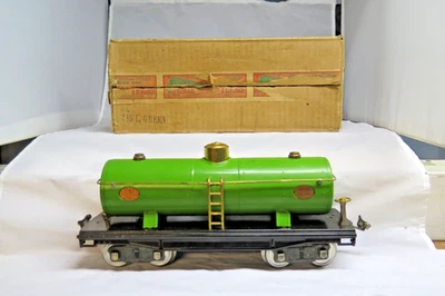 Lionel Prewar Std. Gauge 215 Green Tank Car w/OB. CT - Image 1 of 4