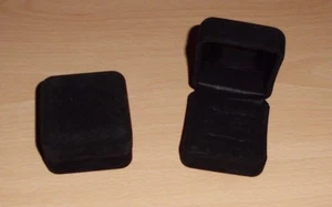 2 Schmuckboxen 6x6x4,5cm für jeweils 5 Ringe - Bild 1 von 1
