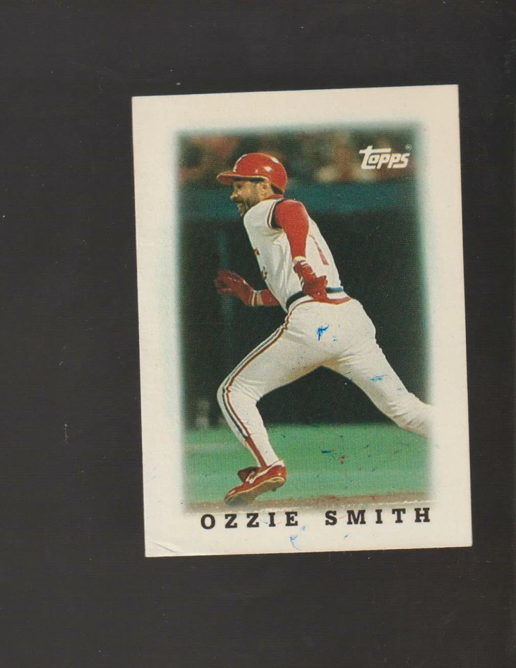1988 Topps League Leaders mini #72 Ozzie Smith card, St. Louis Cardinals HOF - Image 1 of 1