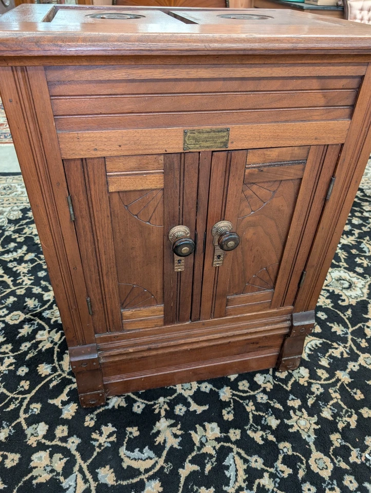 Antigua caja de hielo victoriana de nogal de Enoch S. Farson PAT 1886 "Doctor Lawrence" Foto 1 de 4