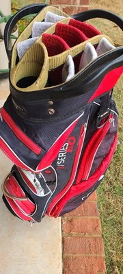 Bolsa de golf Maxfli serie U 5.0 14 vías negra con adornos rojos y blancos - sin capucha para lluvia Foto 1 de 4