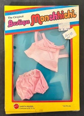 Mattel Boutique Monchhichi 1980 rosa vacaciones conjunto superior + inferior para muñeca de 5" en caja original Foto 1 de 2