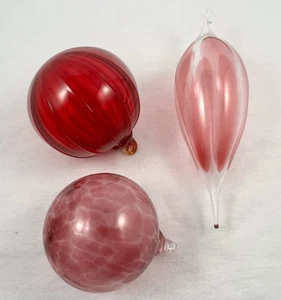 Lot 3 Hand Blown Art Glass Ornaments ~ Excellent - Picture 1 of 3