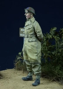 D-Day Miniature DD-35011 1/35 British Military Policeman 1943-45 - Picture 1 of 4