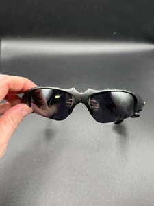 Oakley Thump 128MB Matte Black w/Black Iridium Lenses - Picture 1 of 10