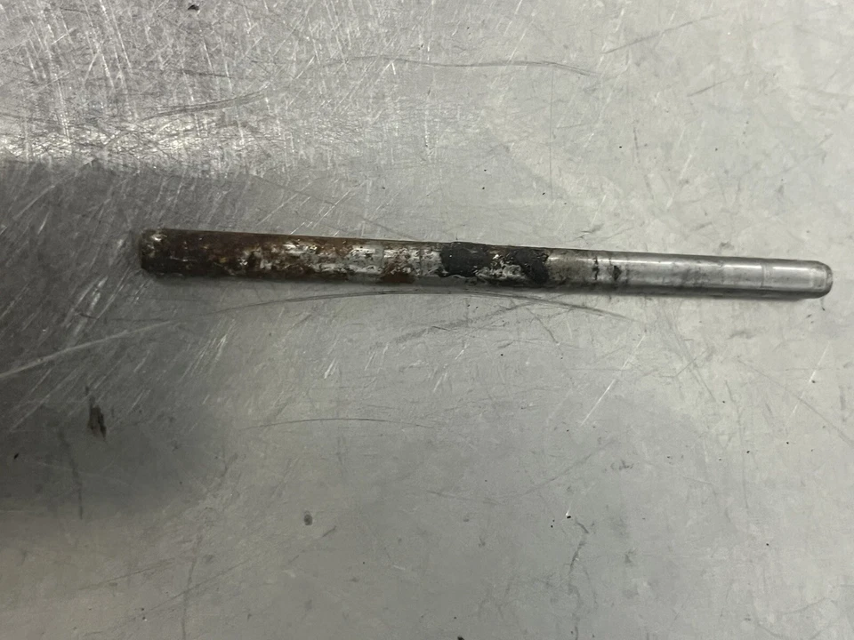 2001 -2004 SUZUKI GSXR 1000 ENGINE CLUTCH PUSH ROD OEM - Image 1 of 4