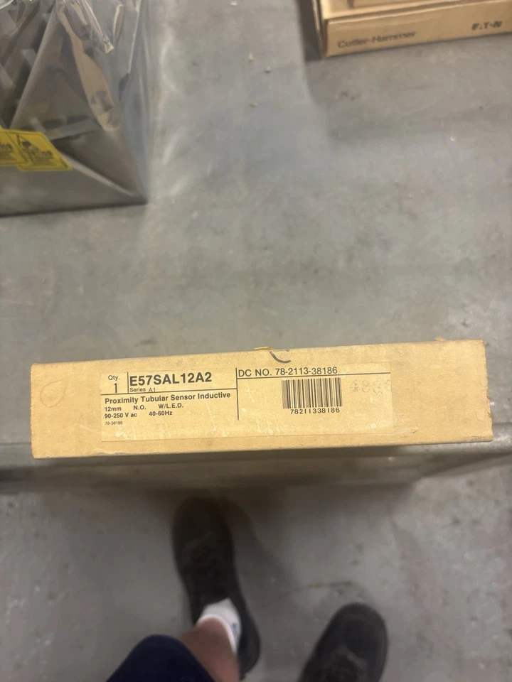 NEW E57SAL12A2 Cutler Hammer Tubular Inductive Proximity Sensor - Image 1 of 2