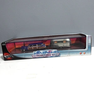 Hot Wheels Cool Classics Series Airstream Dream Vehicle Set - Picture 1 of 12
