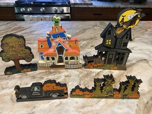 Árbol de entrega firmado Shelia’s Halloween Houses Goofy’s The Witching Hour Bones - Imagen 1 de 14