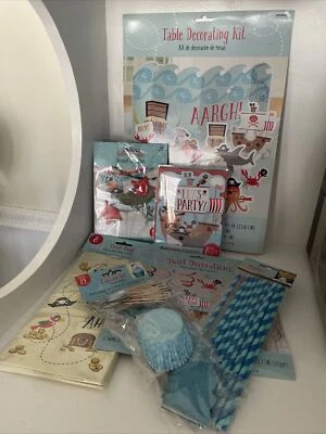 8 person 7 pc.pirate party supplies kit balloons decor invitations straws & more - Image 1 of 4