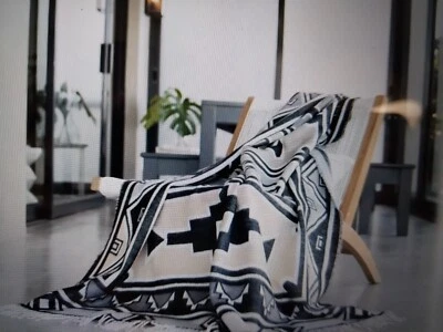 Thula Tula Ndebele Cerise Triple Jacquard Throw/Blanket 51" x 71" - Image 1 of 4