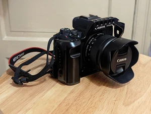 Canon M50MKII with EF-M 15-45mm IS STM + Hood + Smallrig Cage + B&W UV Filter