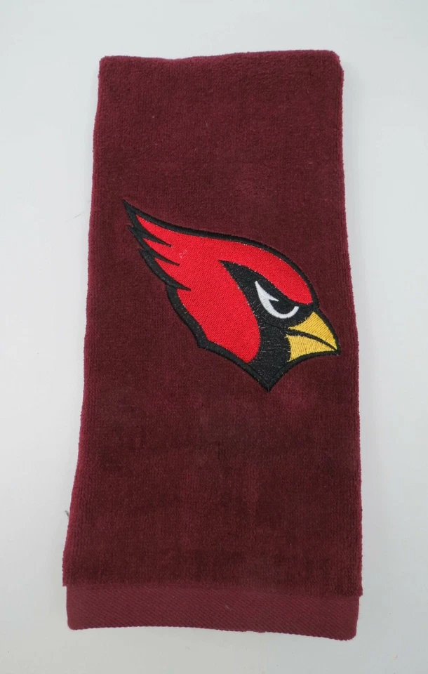 Toalla de entrenamiento de bolos de golf bordada personalizada Arizona Cardinals Foto 1 de 1