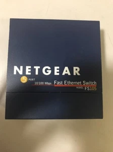 Netgear ProSafe FS105 v2 switch di rete desktop 5 porte 10/100 con adattatore - Foto 1 di 4