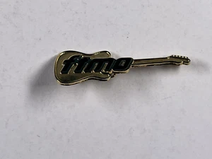 Status Quo Badge FTMO Original Fan Club Promo Gold Guitar Pin - Picture 1 of 12