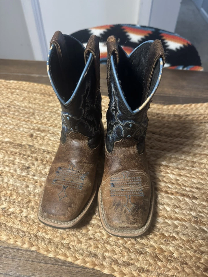 Botas de caubói Ariat Tombstone azul e marrom biqueira quadrada. Masculino tamanho 8 - Imagem 1 de 1