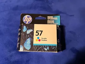 Cartucho de tinta tricolor HP 57 genuino OEM amarillo cian magenta C6657AN 11/23 - Imagen 1 de 3