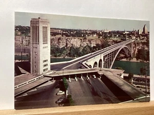 Singing Tower & Rainbow Bridge: View from Canada to U.S. - Vintage Postcard - Picture 1 of 3