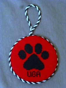 UGA Georgia Nadelspitze Ornament-handgenäht 4" Durchmesser - Bild 1 von 1