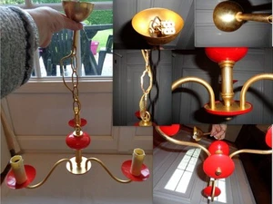 LUSTRE 3 BRANCHES VINTAGE EN METAL DORE ET ROUGE ELECTRIFIE - Foto 1 di 2