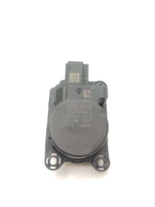 Adjustment motor for regulating flap Maserati QUATTROPORTE V 2010 52421942 - Picture 1 of 3