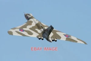 PHOTO AVRO VULCAN B.2 'XH558' (G-VLCN) C/N PS12 BUILT 1960. CONVERTED TO B.2(M - Picture 1 of 1